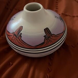 Native American Pottery Inc. – Hand Painted by Native American Artists Vase